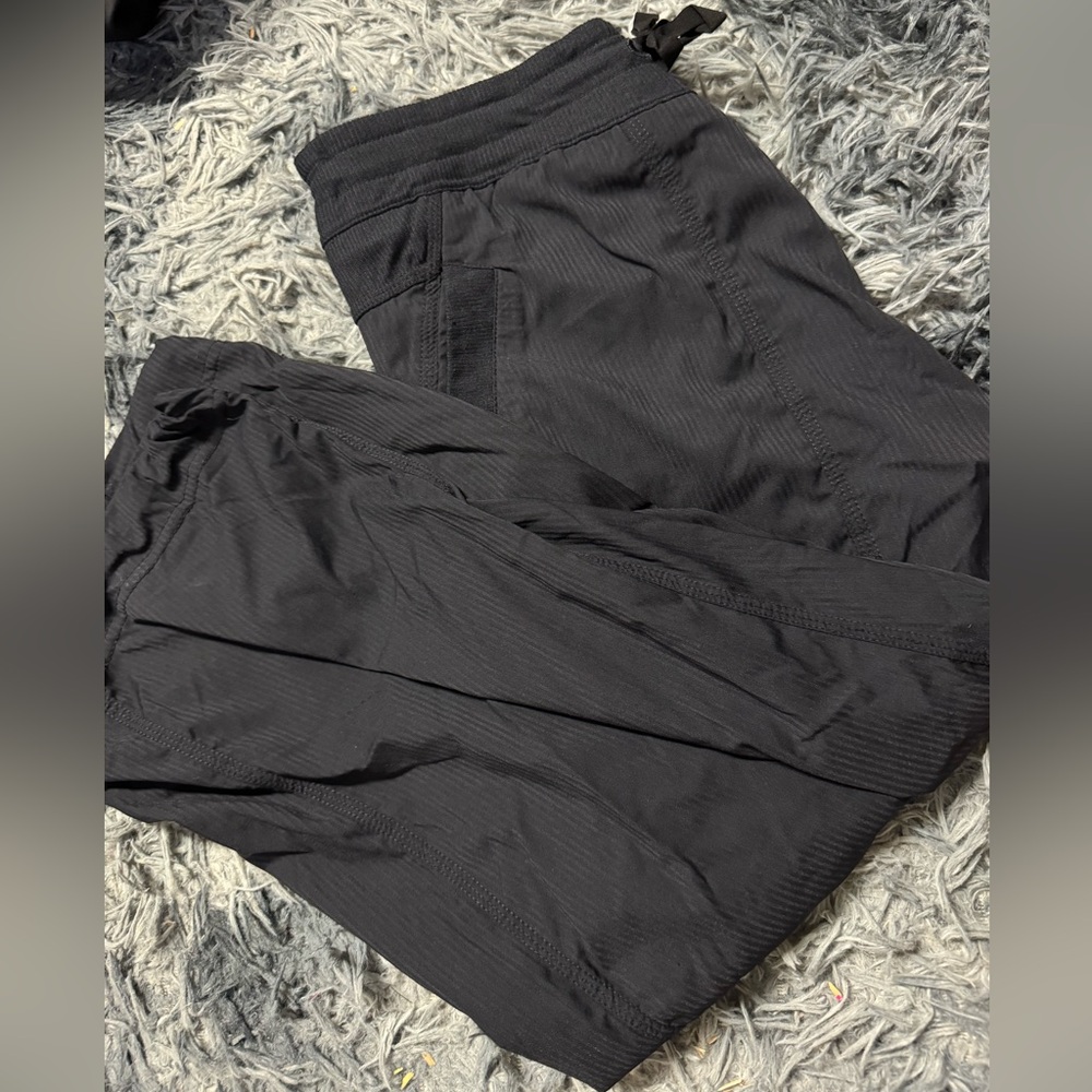 Lululemon Dance Studio Crop